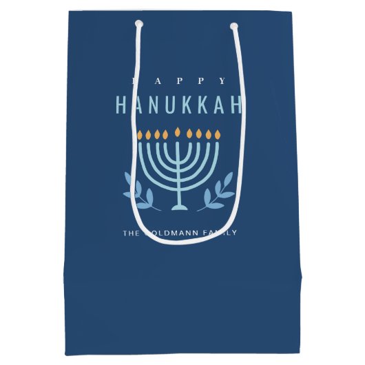 Minimal Simple Blue Menorah Candles Happy Hanukkah Mittlere Geschenktüte (Rückseite)
