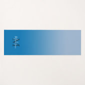 Minimal Sky Blue Gradient Monogram Script Name Yogamatte (Vorderseite (Horizontal))