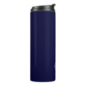 Minimal stylische Navy White Monogram Travel Mug Thermosbecher (Nach links gedreht)