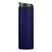 Minimal stylische Navy White Monogram Travel Mug Thermosbecher (Nach rechts gedreht)