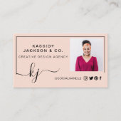 Minimal stylisches Script Monogram Frame Foto Rosa Visitenkarte (Vorderseite)