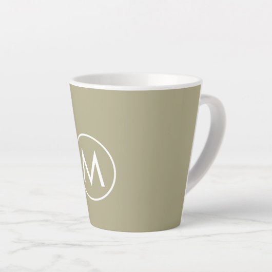 Minimal Stylish Sage Green Monogram Milchtasse (Rechte Ecke)