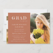 Minimal Terracotta Sauberes Foto Graduation Party Einladung (Vorderseite)