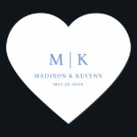 Minimal und Chic | Hochzeit Herz-Aufkleber<br><div class="desc">Minimal und Chic | Blue Wedding Classic Round StickerDiese eleganten,  modernen Servietten aus Hochzeit oder Brautparty zeichnen sich durch ein schlichtes Schwarz-Weiß-Design aus,  das minimalistisch wirkt. Fügen Sie Ihre Initialen oder Monogramme hinzu,  um sie komplett zu Ihrem eigenen zu machen.</div>