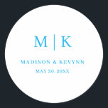 Minimal und Chic | Hochzeit Runder Aufkleber<br><div class="desc">Minimal und Chic | Schwarz-Weiß-RundstickerDiese eleganten,  modernen Servietten aus Hochzeit oder Brautparty sind in einem schlichten Schwarzweiß-Text gestaltet,  der minimalistisch wirkt. Fügen Sie Ihre Initialen oder Monogramme hinzu,  um sie komplett zu Ihrem eigenen zu machen.</div>