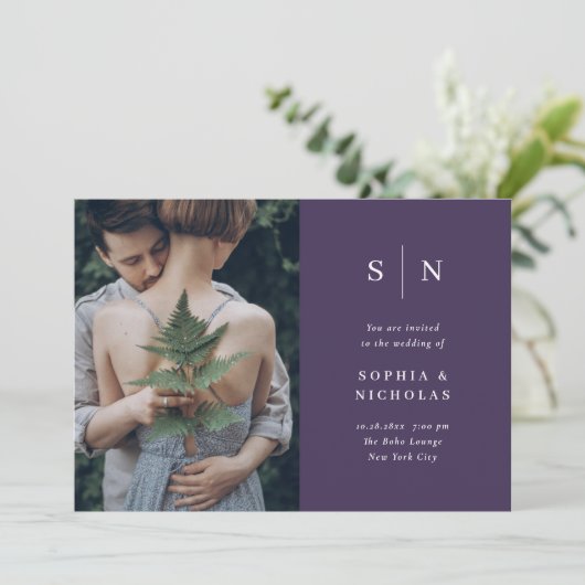 Minimal und Chic | Lila Hochzeit von Fotos Einladung (Stehend Vorderseite)