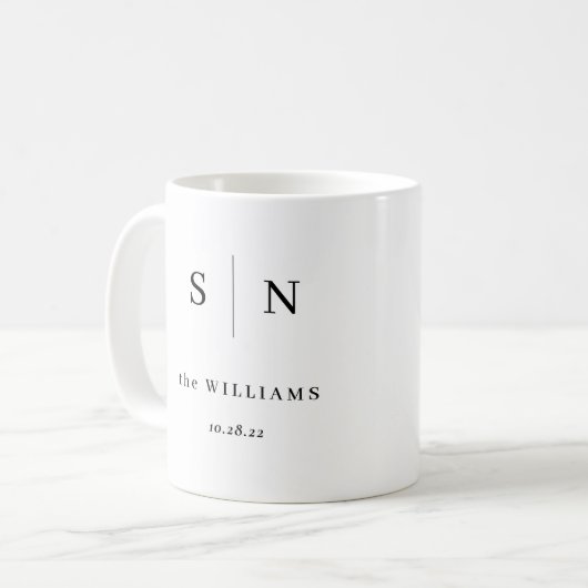 Minimal und Chic | Paare Monogramm Hochzeitdatum Kaffeetasse (Vorderseite Links)