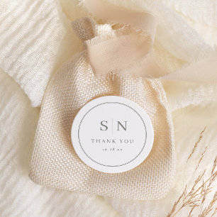 Minimal und Chic   White mit Sage Wedding Initial Runder Aufkleber