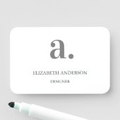 Minimal weißer grauer Mitarbeiter Namensschild (Beispiel)