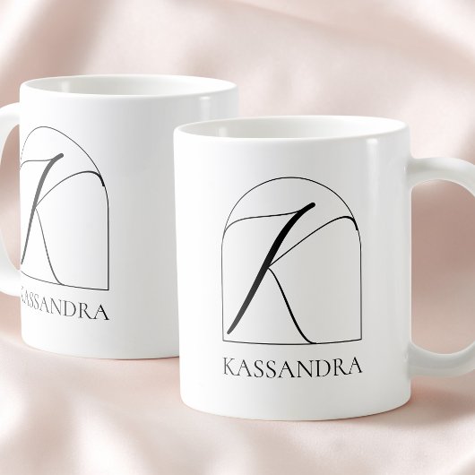 Minimale Arch Black Schrift Initiale K Namensmonog Kaffeetasse