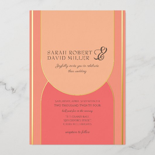 Minimale Arch Peach Fuzz Bold Wedding Folieneinladung (Vorderseite)