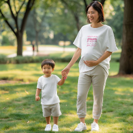 Minimale Baby-Schühchen-Schwangerschafts-T-Shirt m T-Shirt