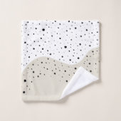 Minimale Bauweise mit dottem Badehandtuch Set (Waschlappen)