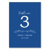 Minimale Blatt-Monogramm-Hochzeitstisch-Nummernkar Tischnummer (Vorderseite)