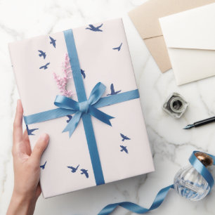 Minimale blaue fliegende Vögel Geschenkpapier