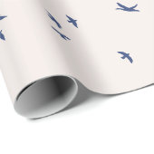Minimale blaue fliegende Vögel Geschenkpapier (Rolleneckpunkt)