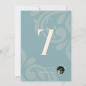 Minimale Damask Pewter Blue Foto Tischnummer Card (Rückseite)