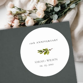 Minimale einfache Kiefernzweigung jedes Jahr Runder Aufkleber