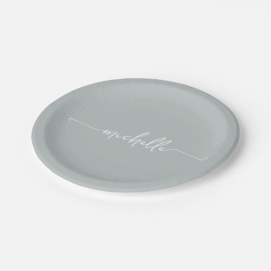 Minimale Elegant Sage Green Monogram Script Pappteller (Schrägansicht)