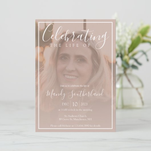 Minimale Feier des Lebens Elegantes Script-Foto Einladung (Stehend Vorderseite)