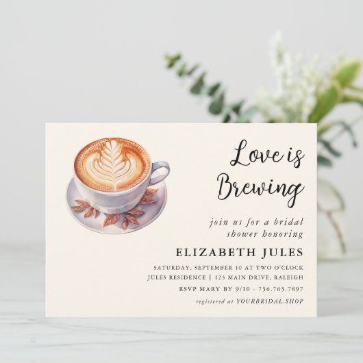 Minimale Liebe ist das Brechen von Kaffee Brautpar Einladung (Stehend Vorderseite)