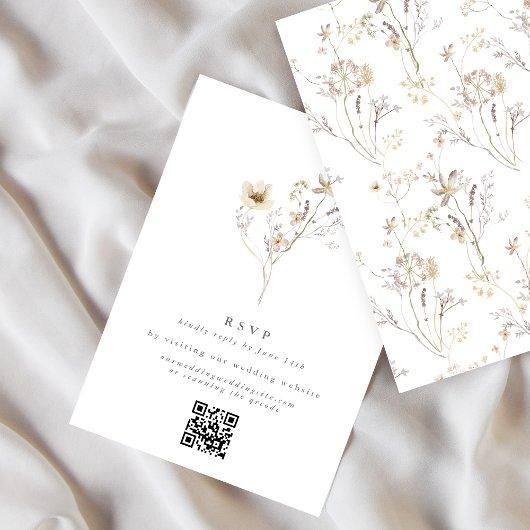 Minimale Menge getrocknete Wildblume Hochzeiten QR RSVP Karte