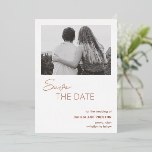 Minimale moderne Hochzeit retten das Datum Folieneinladung (Stehend vorne)