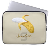 Minimale moderne Monogramm Name Crochet Banana Laptopschutzhülle (Vorderseite)