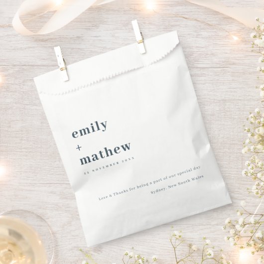 Minimale moderne Navy Gray Blue Typografy Wedding Geschenktütchen (Ausgeschnitten)