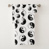 Minimale moderne Schwarz-Weiß Yin Yang Muster Badhandtuch Set (Insitu)