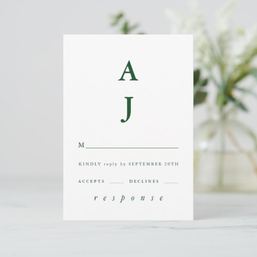 Minimale Mongram Emerald Green Wedding RSVP Karte (Stehend Vorderseite)