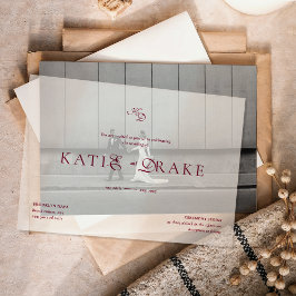 Minimale Monogramm-Tiefburgunder-Script-Hochzeit Pergament Einladungen