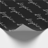 Minimale personalisierte Typografie Schwarz-weiß Geschenkpapier (Ecke)