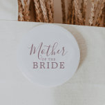 Minimale RoseGold Mutter des Bride-Brautparty Button<br><div class="desc">Diese minimale Rose Gold Mutter der Braut-Brautparty-Taste ist perfekt für einen einfachen Polterabend. Das moderne romantische Design besticht durch klassische Rose-Gold- und Weißtypografie gepaart mit einer rustikalen und eleganten Kalligraphie mit Vintagem handgeschriebenem Stil. Anpassbar in jeder Farbe. Behalt das Design einfach und elegant, wie es ist, oder personalisiere es durch...</div>