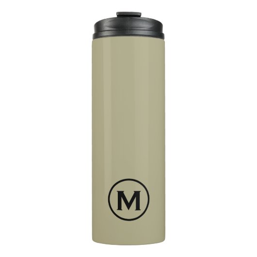 Minimale Sage Green Black Monogram Travel Mug Thermosbecher (Vorderseite)