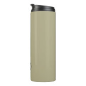 Minimale Sage Green Black Monogram Travel Mug Thermosbecher (Nach rechts gedreht)
