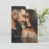 Minimale Schriftfoto Save The Date (Stehend Vorderseite)