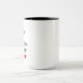 minimale schwarz-weiße Zitate elegante Typografie Tasse (Zentrum)