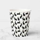 Minimale schwarze Hasenmuster-Moderne Frohe Ostern Pappbecher (Rückseite)
