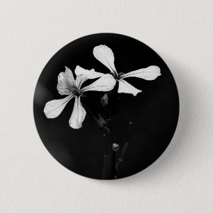 minimale schwarze und weiße Blumenelemente Button
