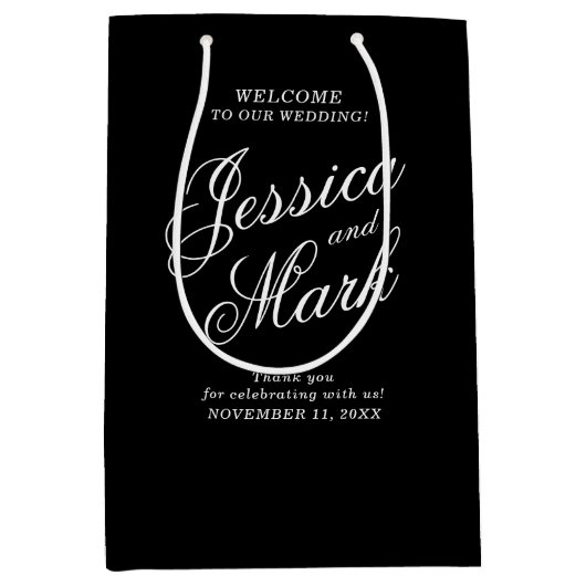 Minimale Script Typografie Black Wedding Willkomme Mittlere Geschenktüte (Vorderseite)
