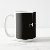 Minimale Textgestaltung – Saubere Ästhetik-Typogra Kaffeetasse (Links)