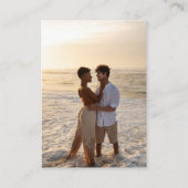 Minimale Typografie Foto QR Code Hochzeit RSVP Begleitkarte (Rückseite)