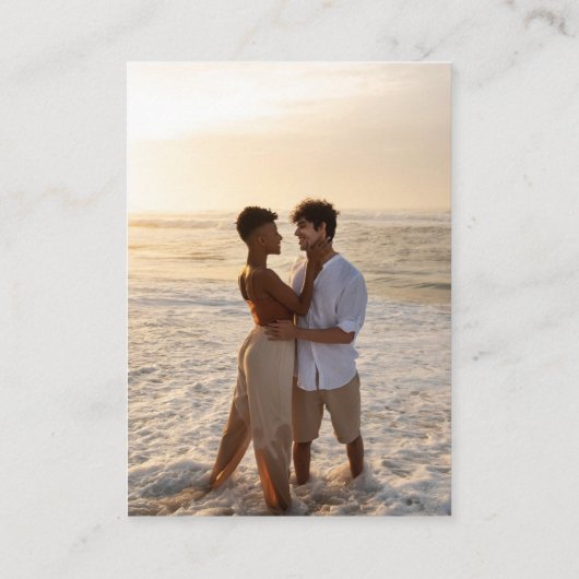 Minimale Typografie Foto QR Code Hochzeit RSVP Begleitkarte (Rückseite)