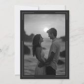 Minimale Typografie Schwarz-weiße Muschel Foto Hoc Einladung (Rückseite)