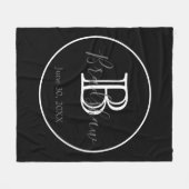 Minimale und elegante Schwarz-Weiß-Monogramm-Hochz Fleecedecke (Vorderseite (Horizontal))