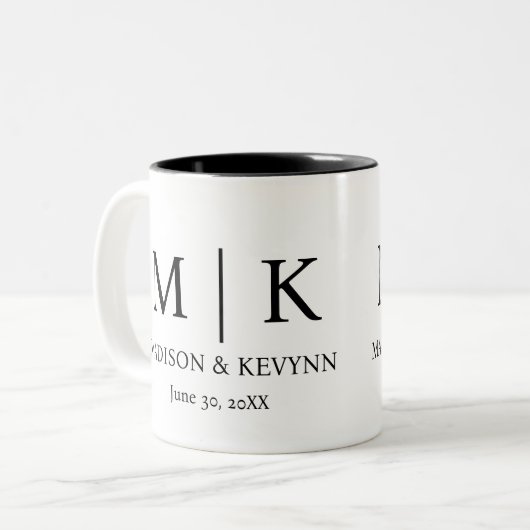 Minimale und elegante Schwarz-Weiß-Monogramm-Hochz Zweifarbige Tasse (Vorderseite Links)