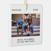 Minimale Weihnachten in unserem neuen Zuhause 2 Fo Keramikornament (Rechts)