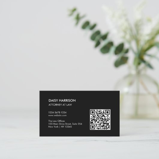 Minimaler Beruflicher QR-Code schwarz Visitenkarte (Stehend Vorderseite)