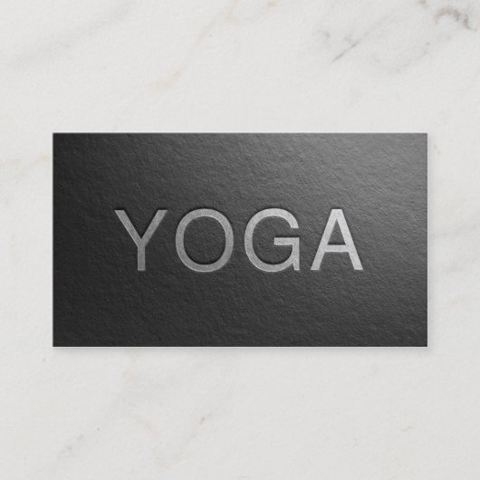 Minimaler Black Silver Embossed Text Yoga Instruct Visitenkarte (Vorderseite)